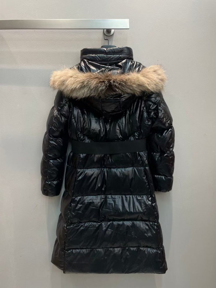 Длинная куртка пуховик с большим воротником из лисьего меха фото 7