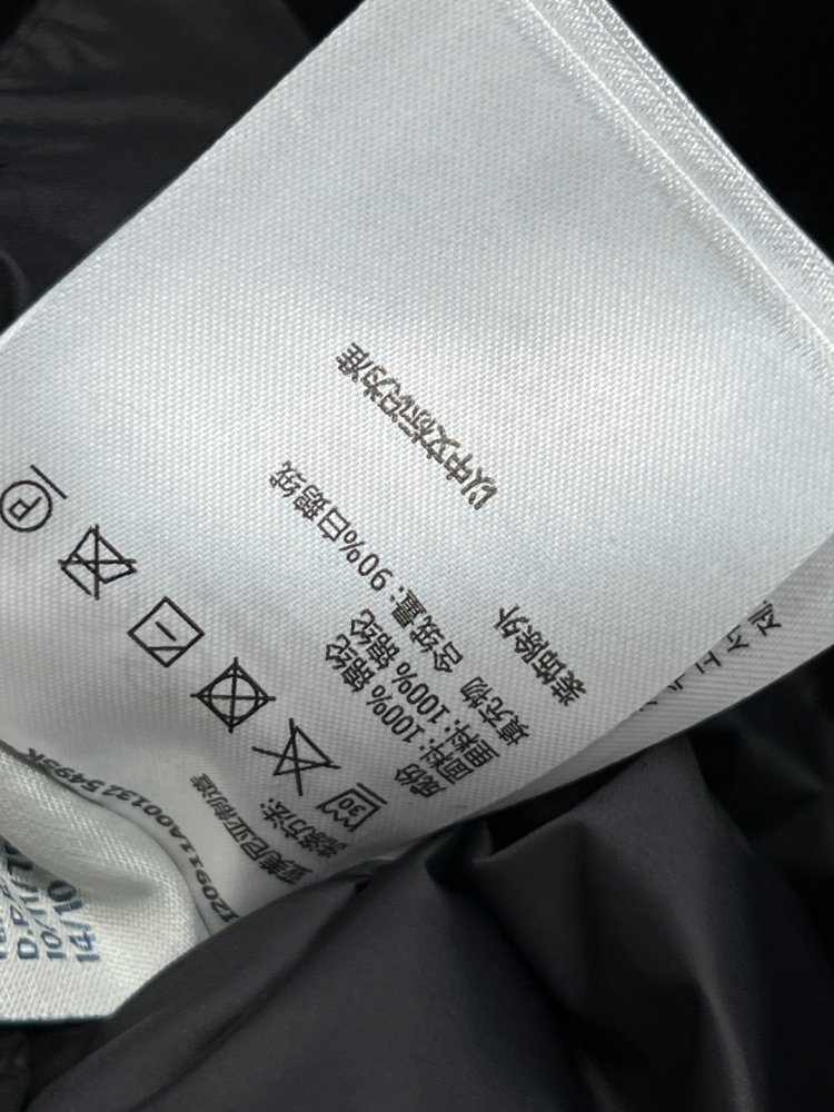 Длинная куртка пуховик с капюшоном и меховым воротником фото 9