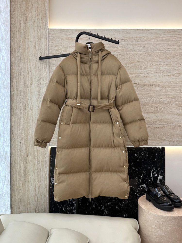 Довга куртка пуховик з капюшоном