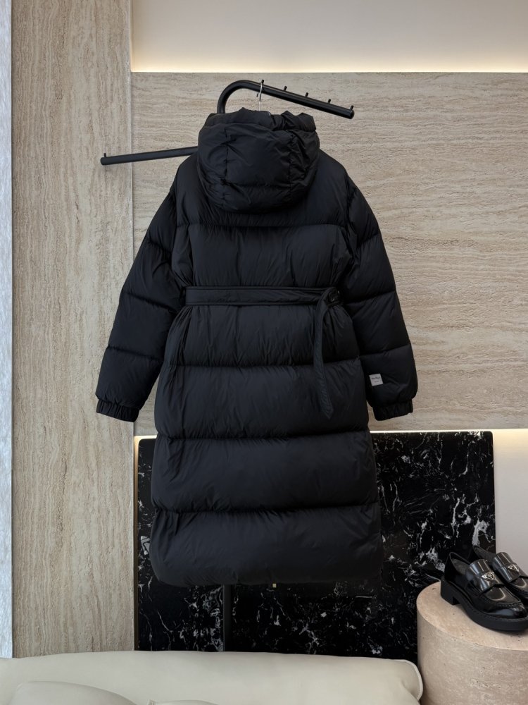 Длинная куртка пуховик с капюшоном фото 2