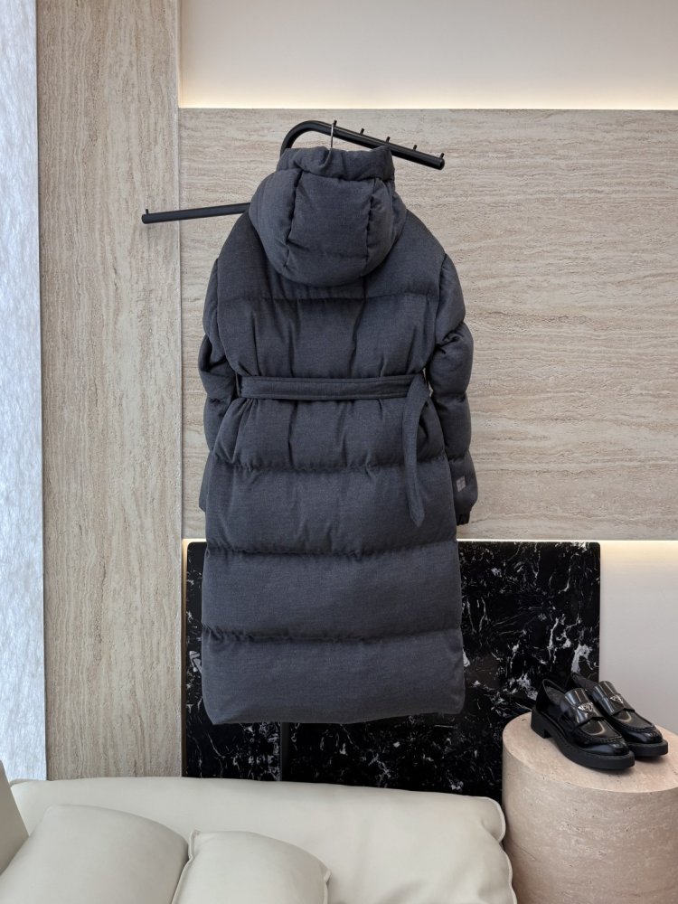 Длинная куртка пуховик с капюшоном фото 2