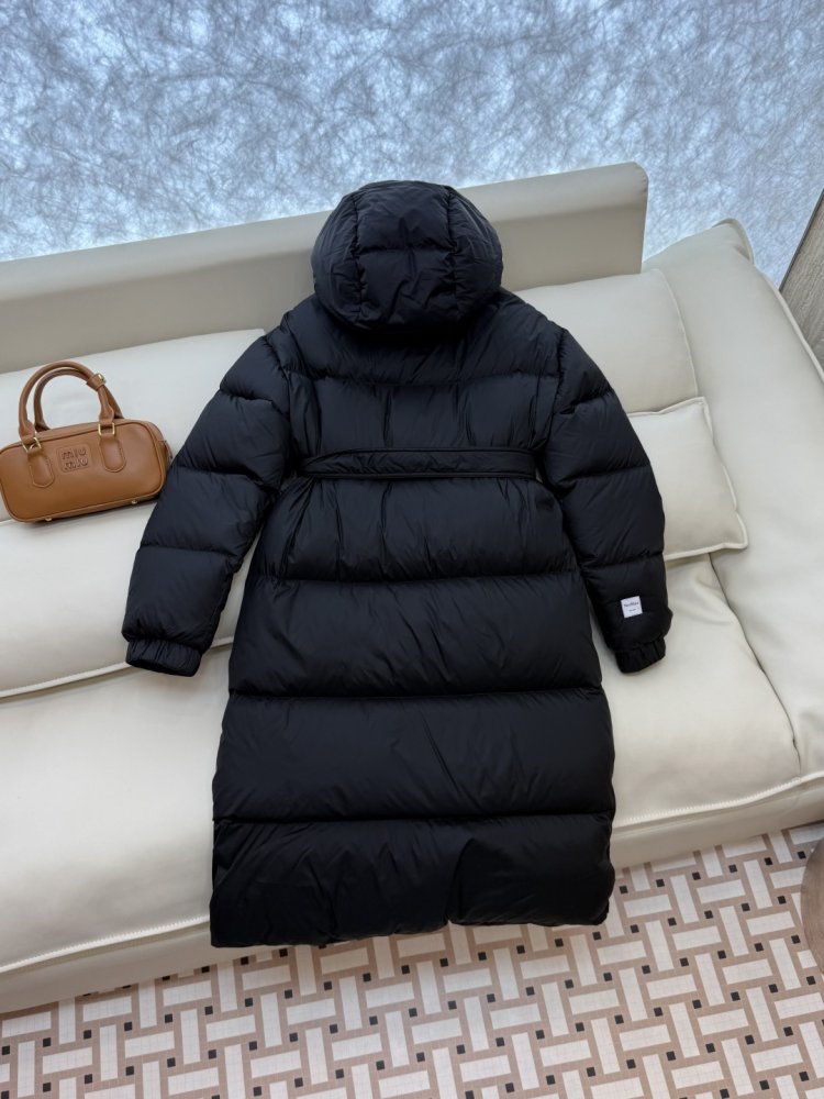 Длинная куртка пуховик с капюшоном фото 5
