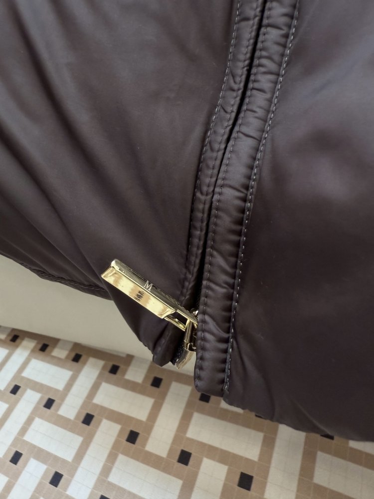 Длинная куртка пуховик с капюшоном фото 7