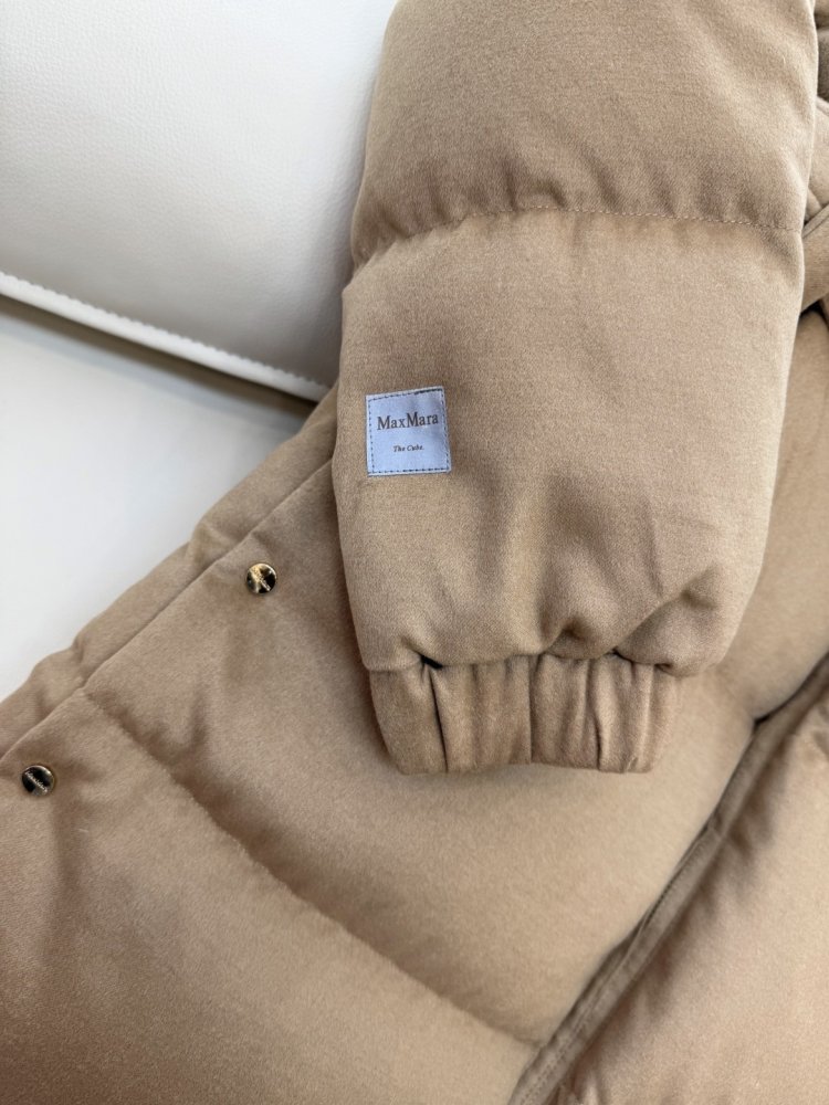 Довга куртка пуховик з капюшоном фото 7