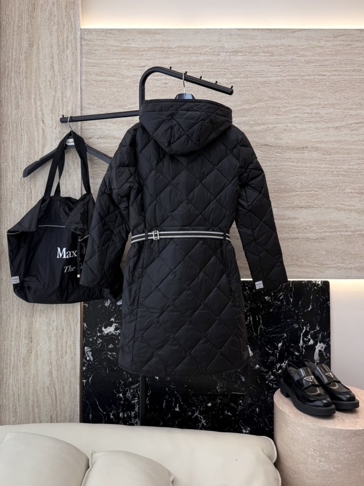 Довга куртка пуховик з поясом і застібкою блискавкою фото 2