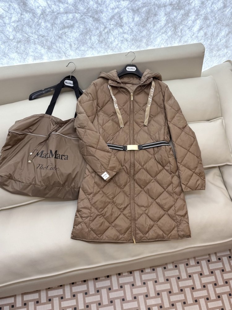 Длинная куртка пуховик с поясом и застежкой молнией фото 3