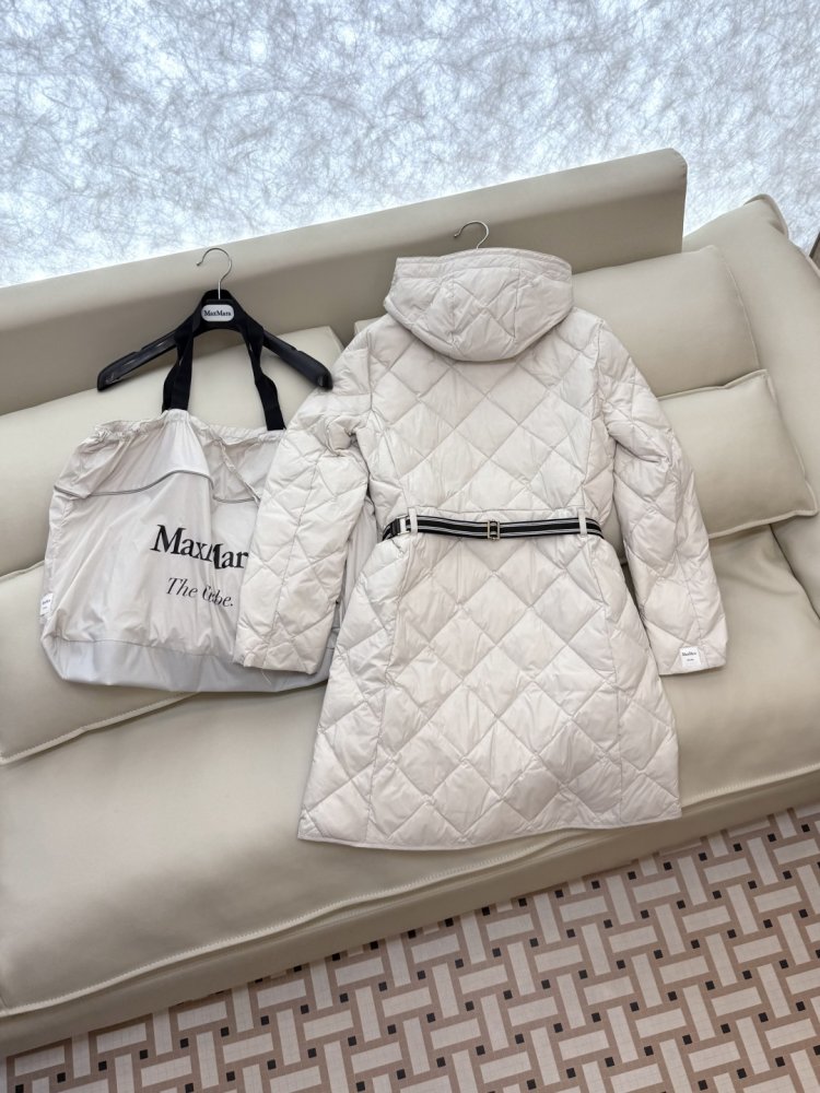 Длинная куртка пуховик с поясом и застежкой молнией фото 4