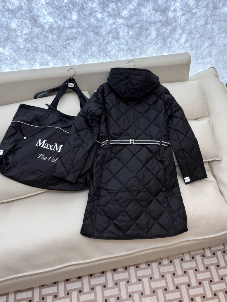 Довга куртка пуховик з поясом і застібкою блискавкою фото 4