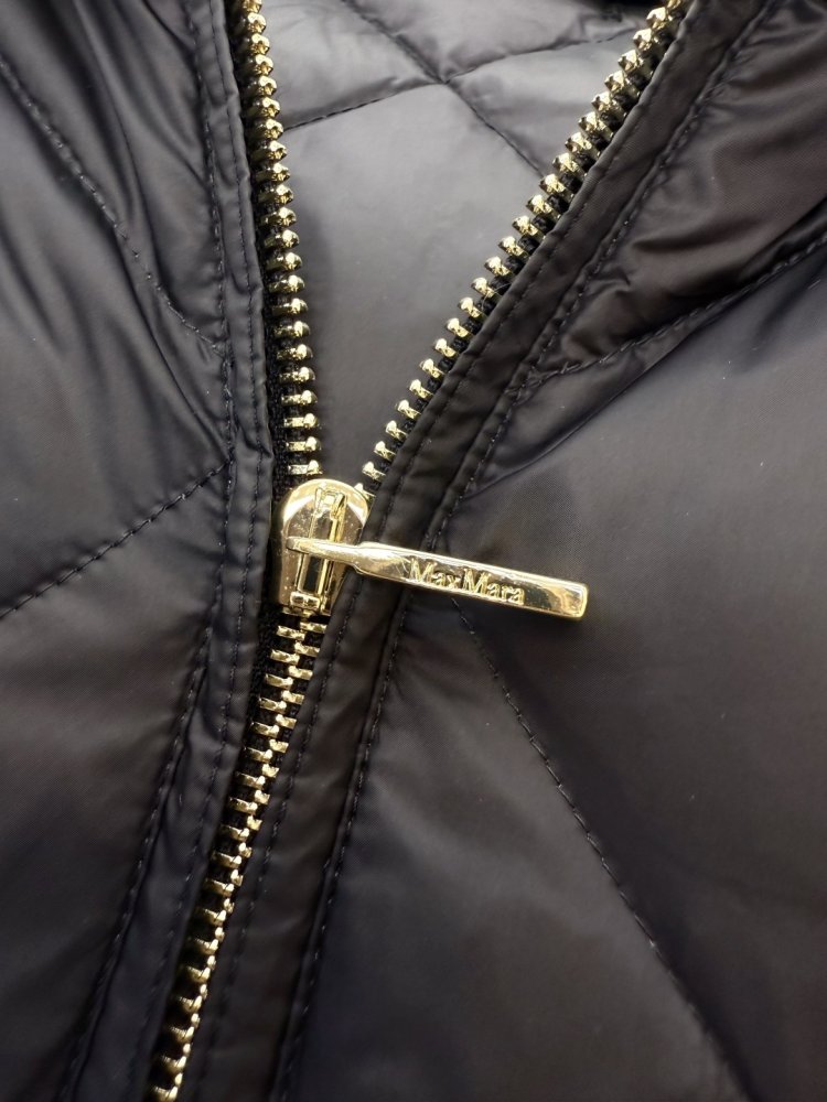 Довга куртка пуховик з поясом і застібкою блискавкою фото 7