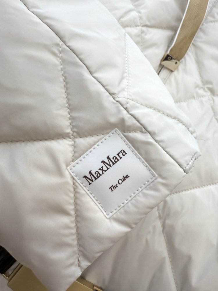 Длинная куртка пуховик с поясом и застежкой молнией фото 8