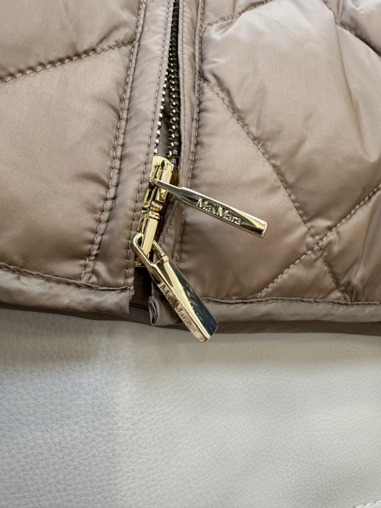 Длинная куртка пуховик с поясом и застежкой молнией фото 8