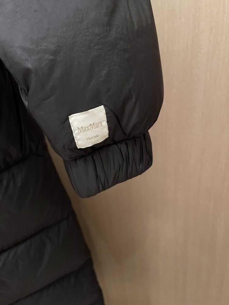 Длинная куртка пуховик с воротником из лисьего меха фото 7