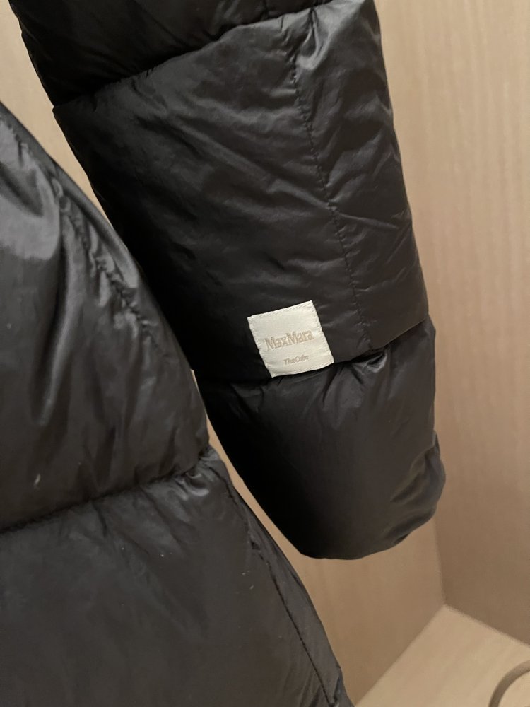 Длинная куртка пуховик с воротником из лисьего меха фото 8