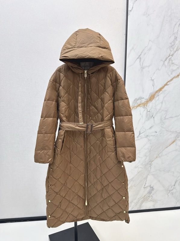 Длинная пуховая куртка с капюшоном