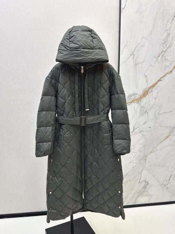 Длинная пуховая куртка с капюшоном