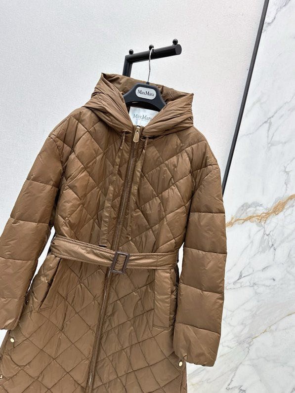 Длинная пуховая куртка с капюшоном фото 3