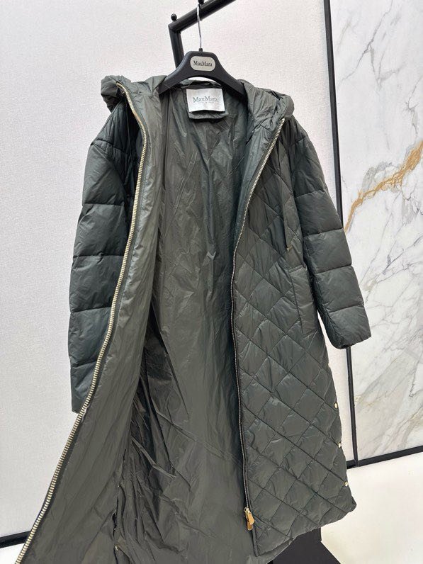 Длинная пуховая куртка с капюшоном фото 4