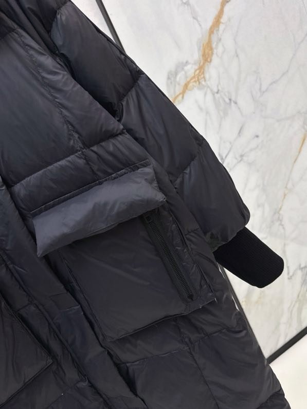 Long feather jacket from hood фото 5