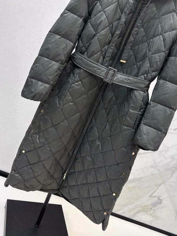 Длинная пуховая куртка с капюшоном фото 6