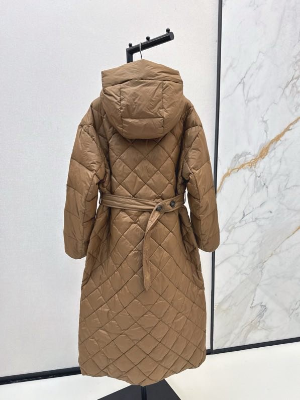 Длинная пуховая куртка с капюшоном фото 7