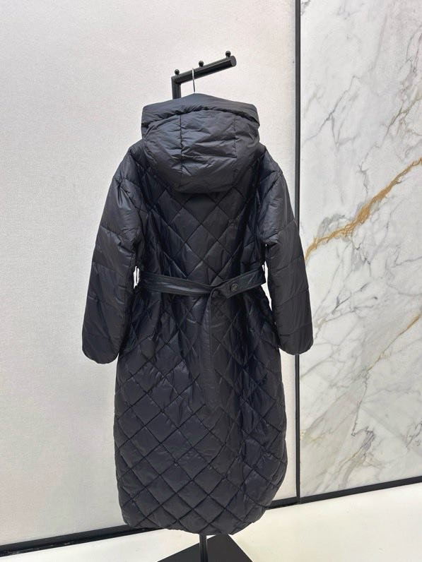 Long feather jacket from hood фото 9