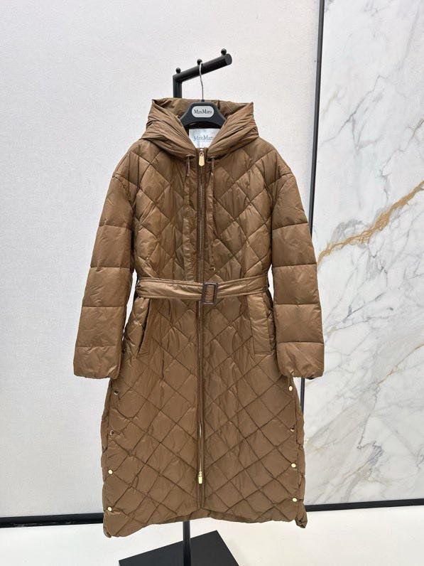 Длинная пуховая куртка с капюшоном фото 9