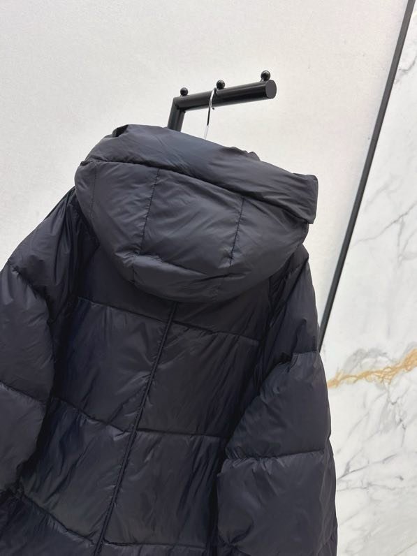 Long feather jacket from hood фото 9