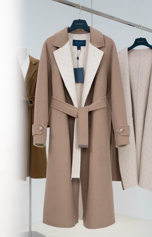 Довге класичне пальто