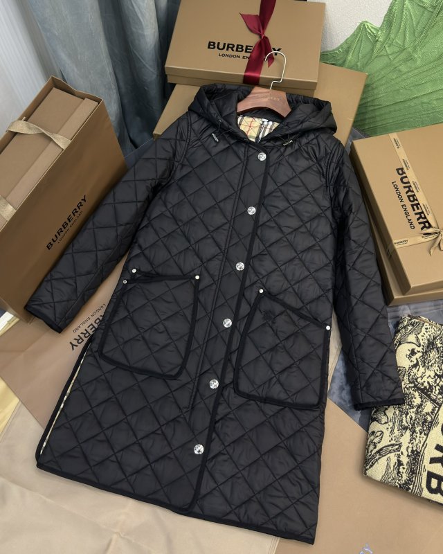 Длинное пальто с капюшоном