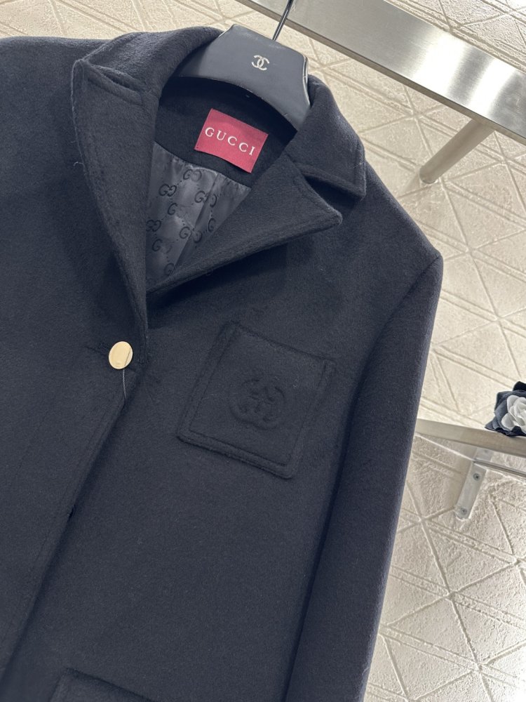 Long coat from direct shoulders and lapels фото 5