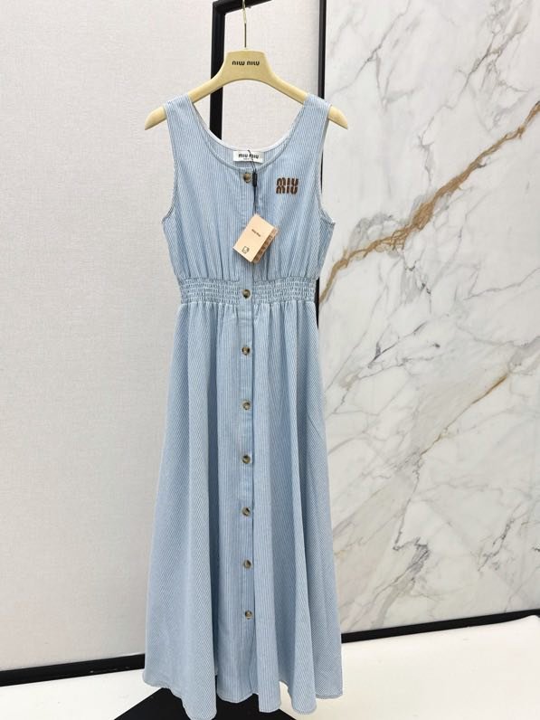 Long dress without Sleeveless