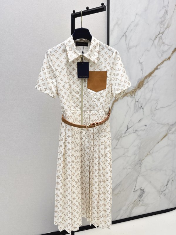 Long dress from belt