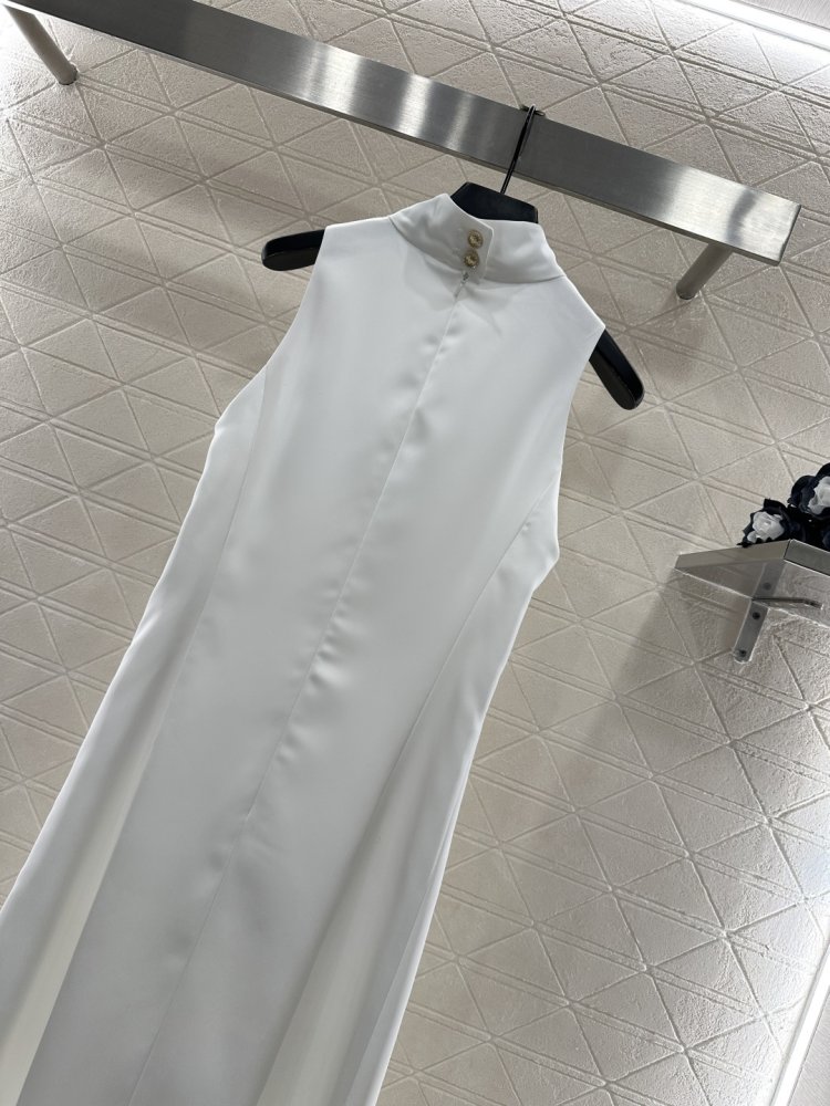 Довге Плаття, Сукня з коміром халтером і розрізом фото 4