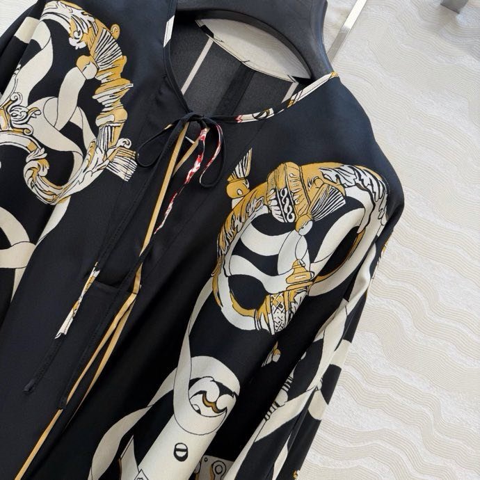 Длинное шелковое платье фото 2