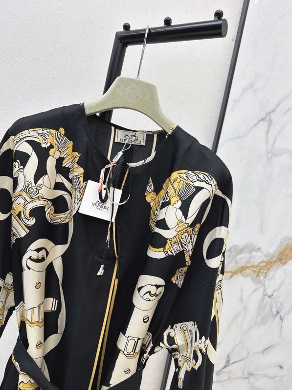 Длинное шелковое платье фото 6