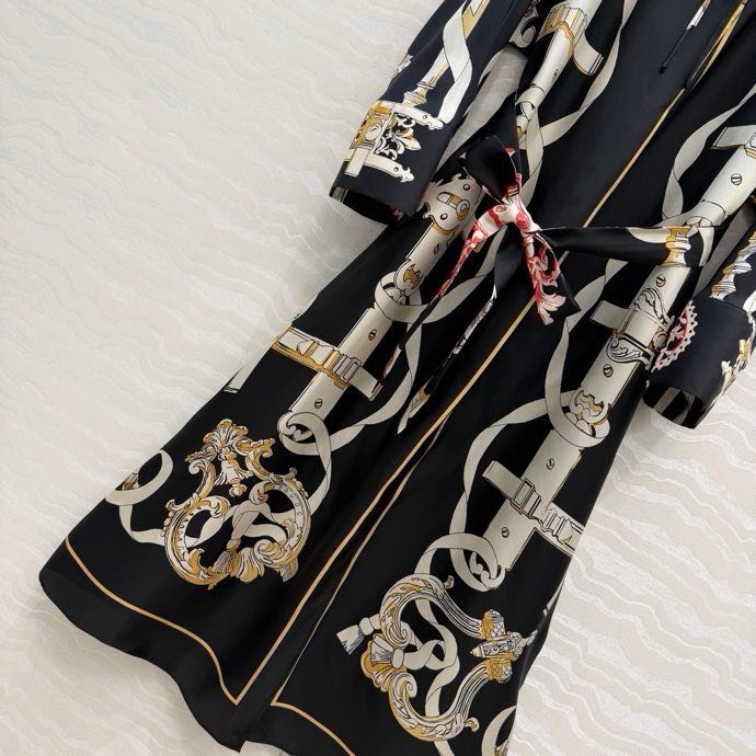 Длинное шелковое платье фото 7