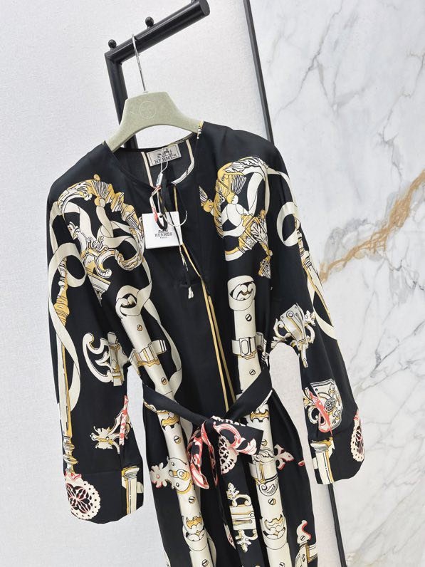 Длинное шелковое платье фото 8