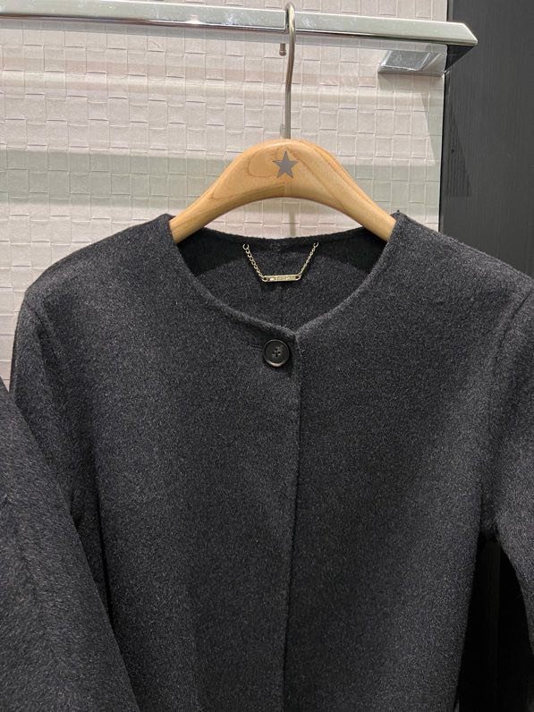 Длинное шерстяное пальто с накидкой шалью фото 9