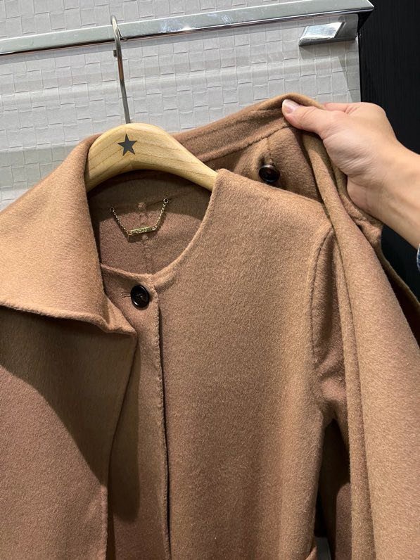 Длинное шерстяное пальто с накидкой шалью фото 9