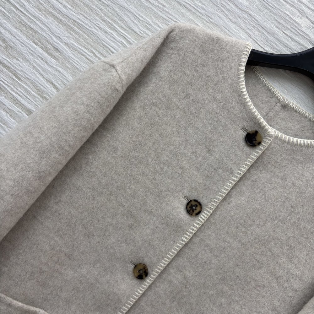 Длинное шерстяное пальто фото 3