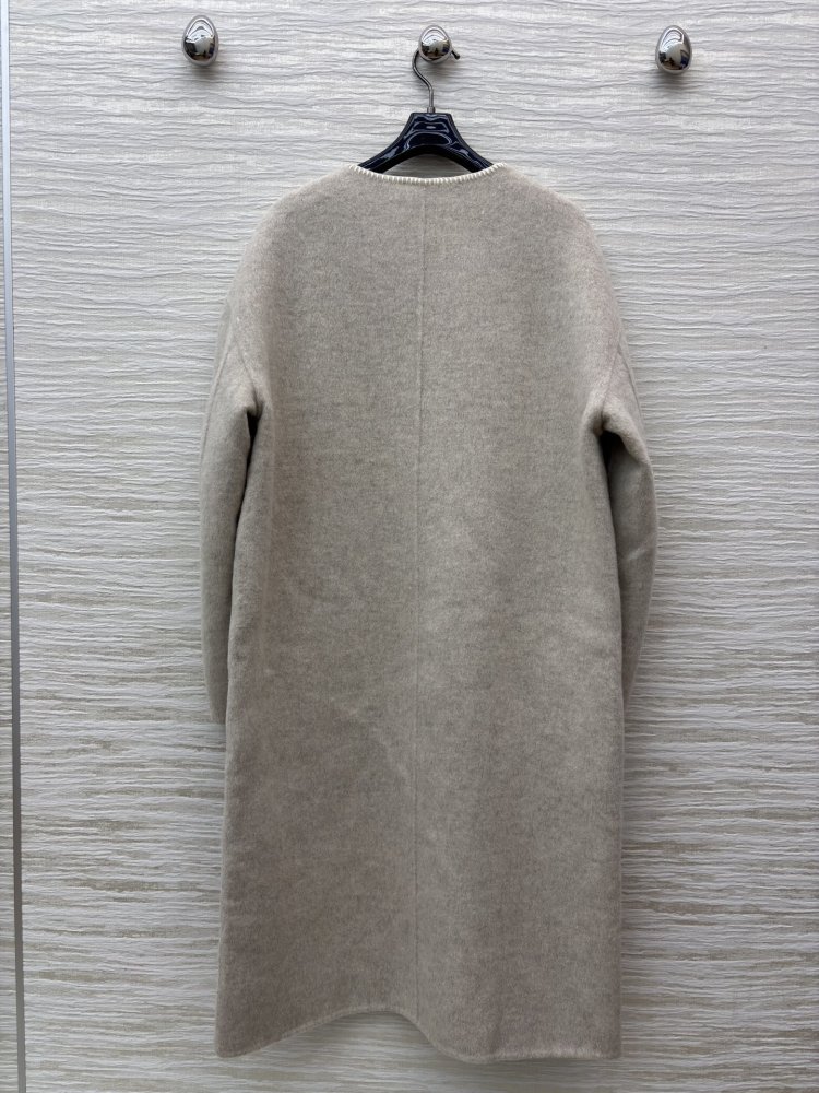 Длинное шерстяное пальто фото 8