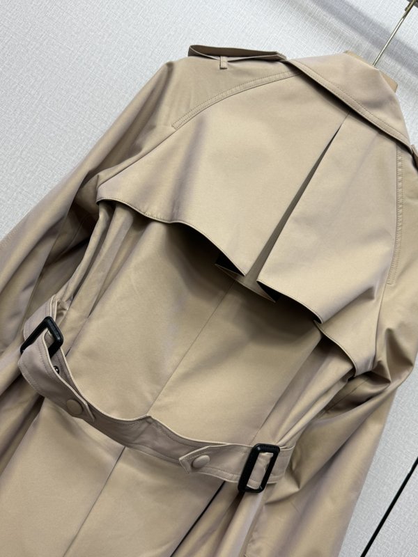 Длинный двубортный женский тренч фото 7