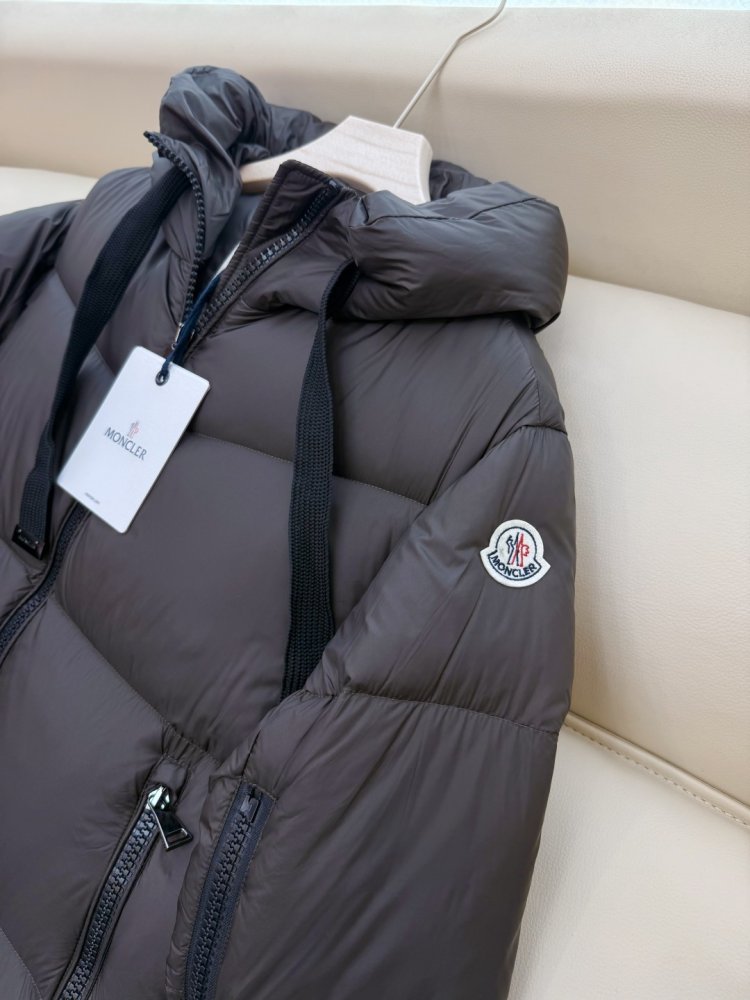 A long fitted Down jacket from side lightning фото 5