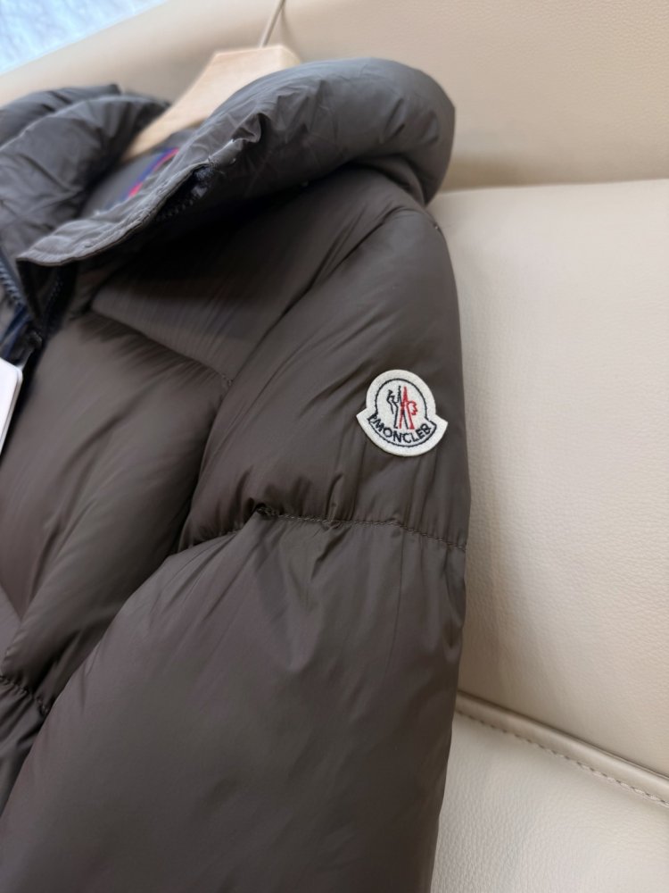 A long fitted Down jacket from side lightning фото 6