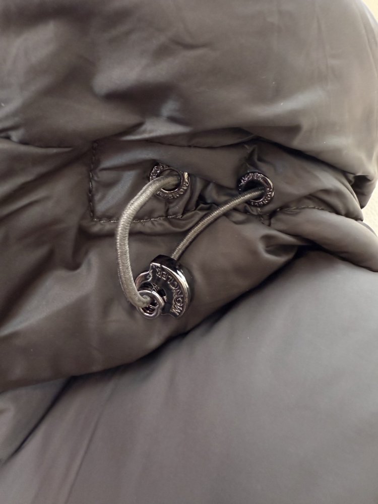 A long fitted Down jacket from side lightning фото 7