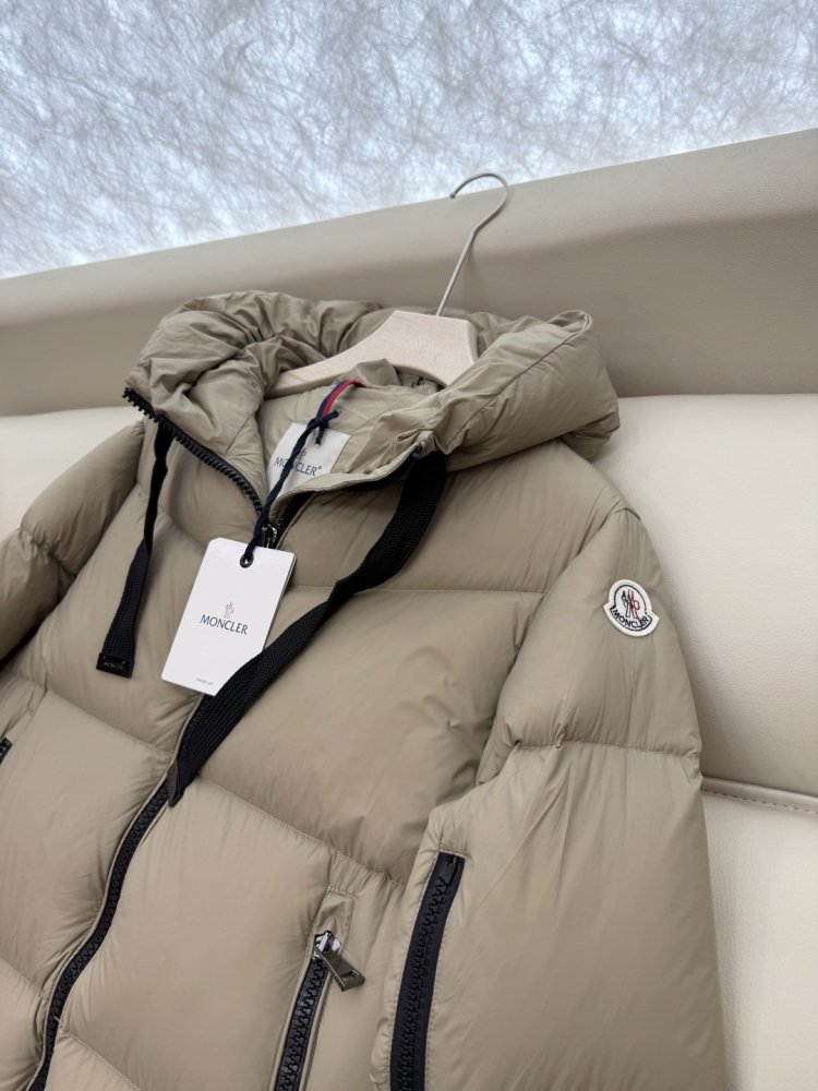 A long fitted Down jacket from side lightning фото 7