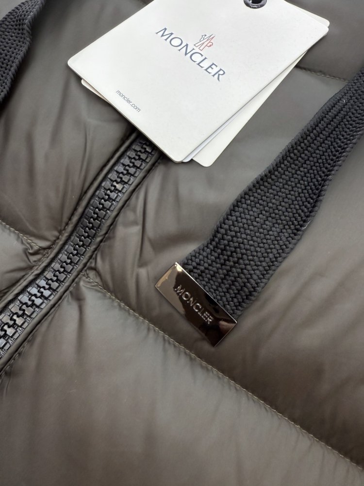 A long fitted Down jacket from side lightning фото 7