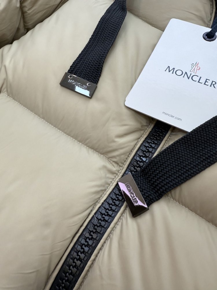 A long fitted Down jacket from side lightning фото 8