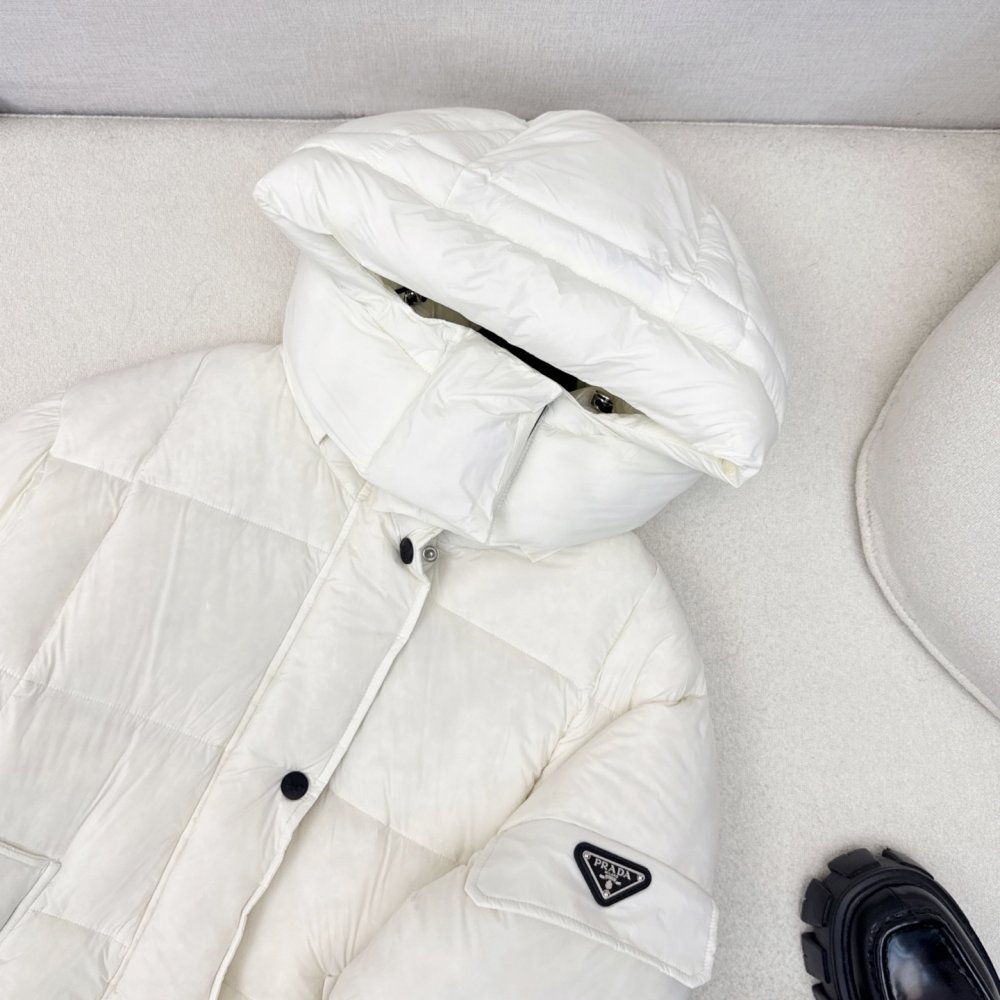 Длинный пуховик с капюшоном женский фото 3