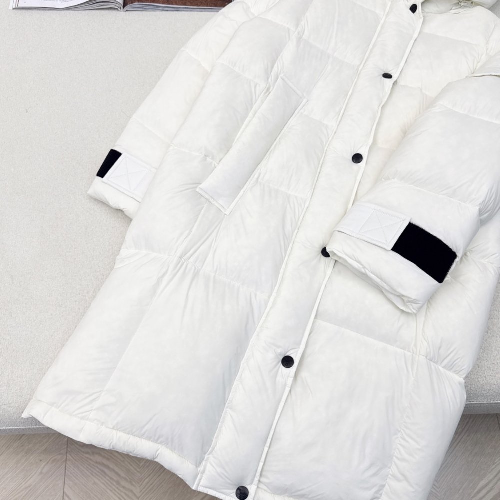 Длинный пуховик с капюшоном женский фото 4